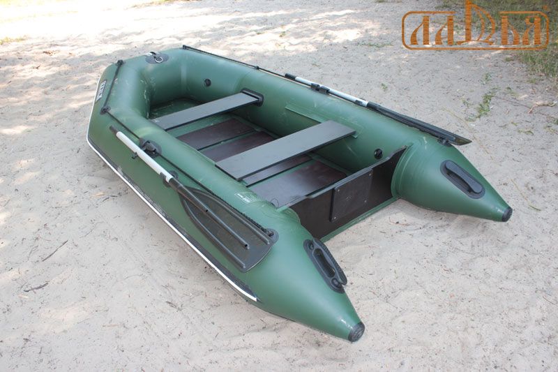 Моторная надувная лодка Ладья ЛТ-270МЕ со слань-ковриком